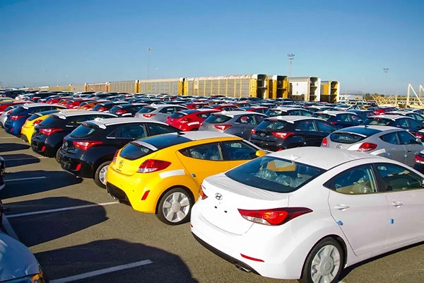 بازار خودرو در تسخیر مونتاژکاران ارزخوار!/ وعده واردات قیمت‌ ها را کاهش می دهد؟